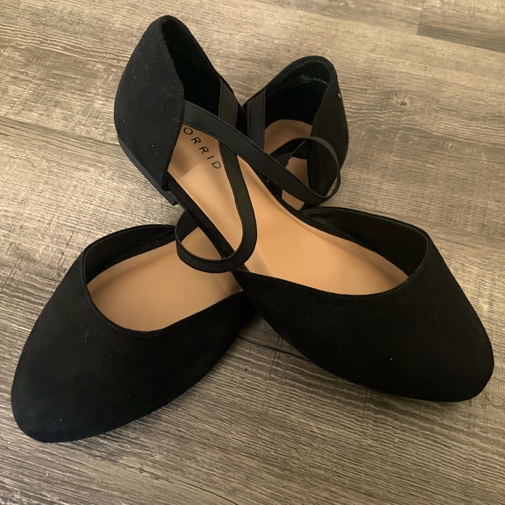 Torrid slip ons, elastic stretch straps.